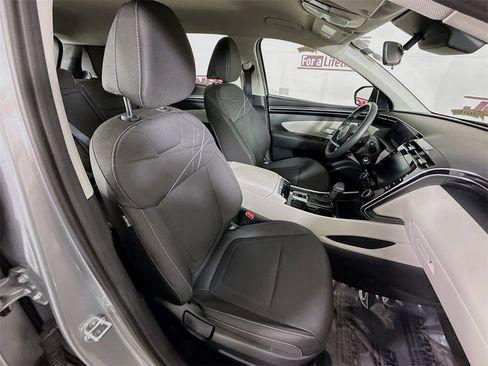 Certified 2024 Hyundai Tucson SE image 30