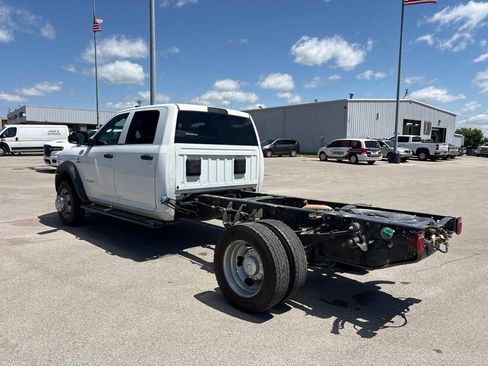 Used 2022 RAM 5500 Tradesman w/ Chrome Appearance Group AWD/4WD image 16