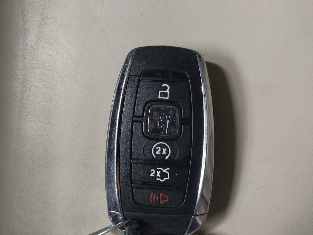 Used 2018 Lincoln MKC Select w/ Select Plus Package FWD image 32