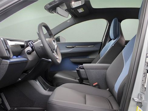 New 2026 Volvo EX30 Plus image 19