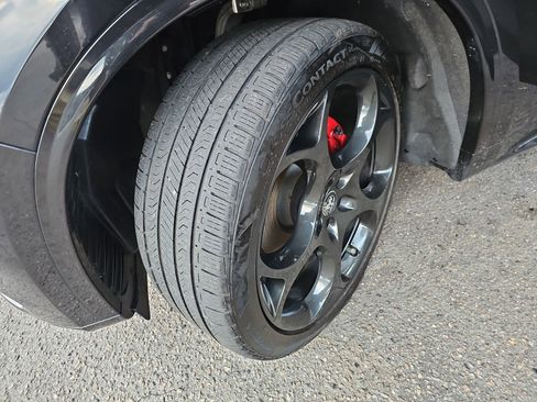 Used 2024 Alfa Romeo Stelvio Veloce image 34