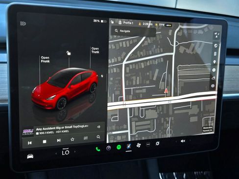 Used 2025 Tesla Model Y Long Range image 20