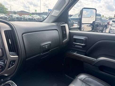 Used 2018 GMC Sierra 1500 Denali AWD/4WD image 28