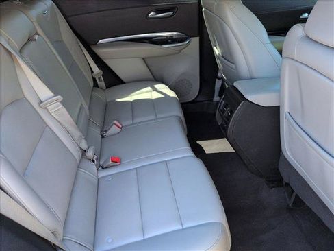 Used 2019 Cadillac XT4 Luxury w/ Cold Weather Package AWD/4WD image 21