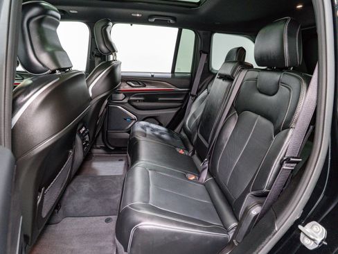 Used 2023 Jeep Grand Cherokee Overland w/ Advanced Protech Group III image 36