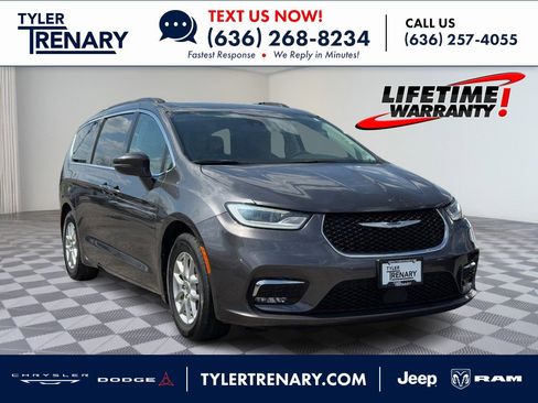 Used 2022 Chrysler Pacifica Touring-L FWD image 1