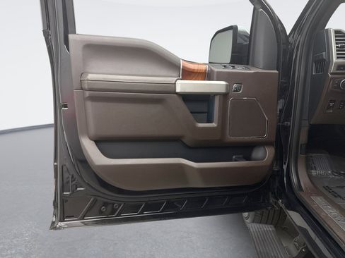 Used 2019 Ford F150 King Ranch w/ Equipment Group 601A Luxury AWD/4WD image 9