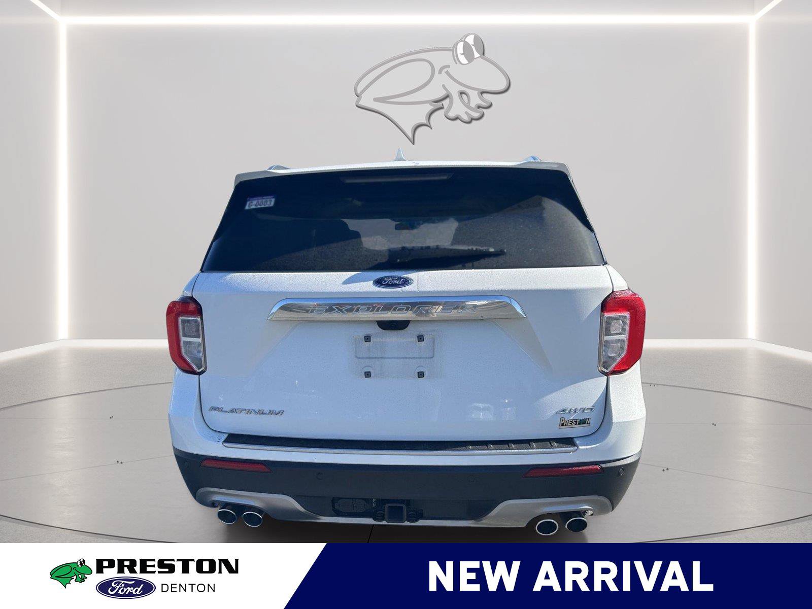 Used 2023 Ford Explorer Platinum w/ Technology Package AWD/4WD image 3