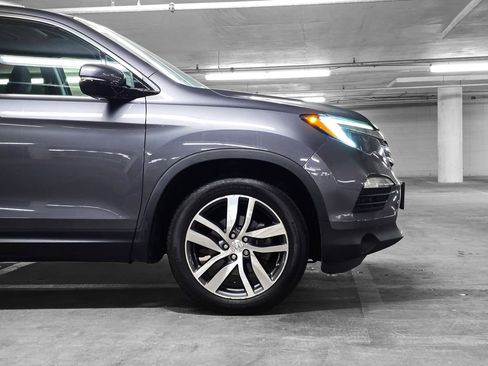 Used 2017 Honda Pilot Elite image 17