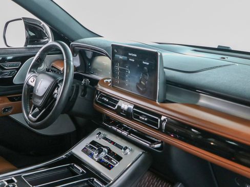 Used 2022 Lincoln Aviator Reserve w/ Equipment Group 201A AWD/4WD image 28