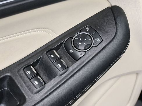 Used 2022 Ford Edge Titanium image 18