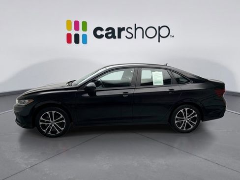 Used 2025 Volkswagen Jetta Sport image 2
