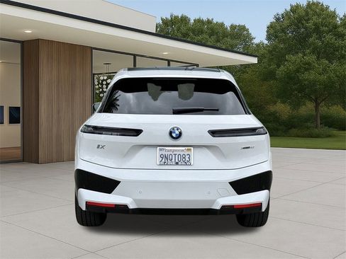Used 2025 BMW iX xDrive50 image 7