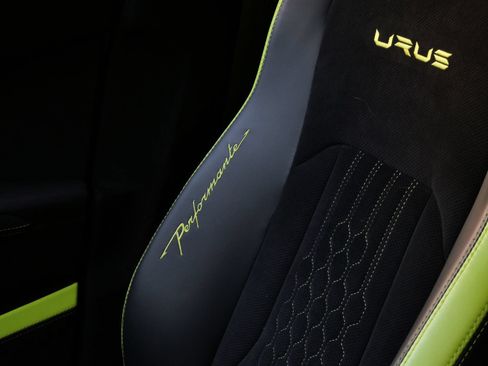Used 2024 Lamborghini Urus Performante AWD/4WD image 34