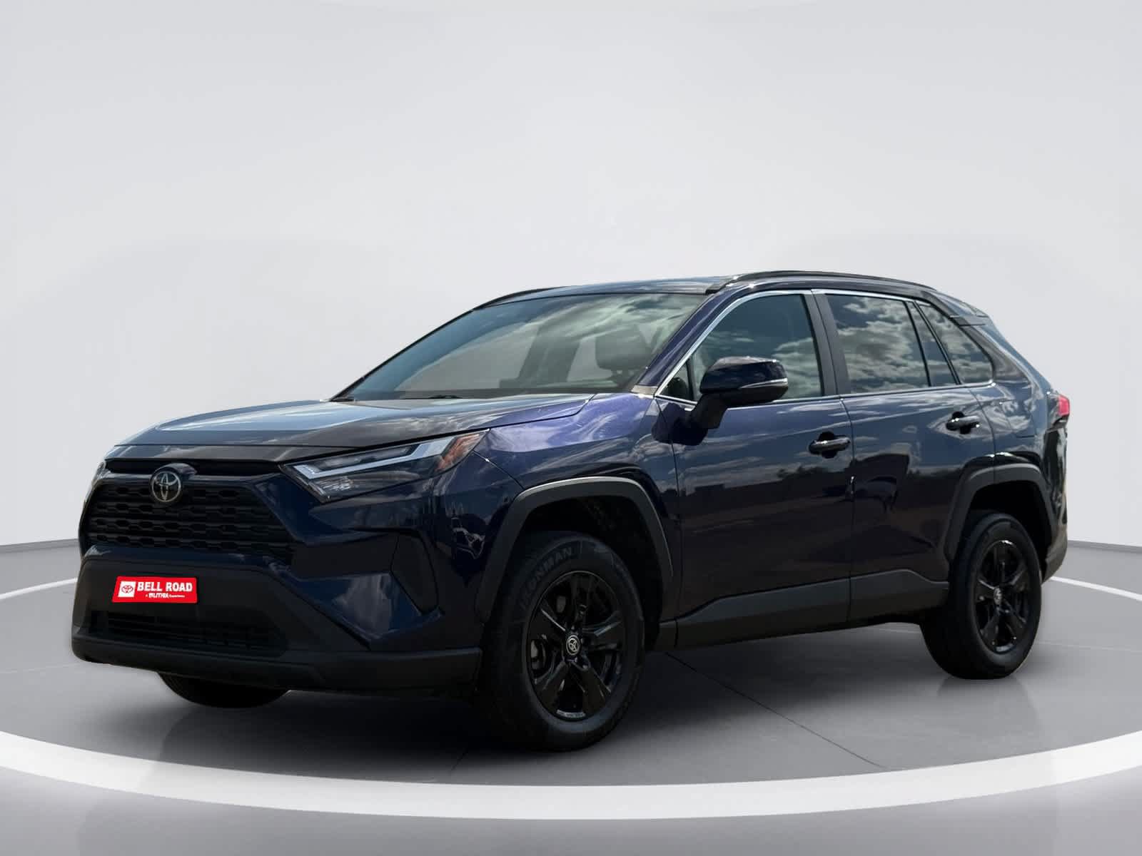 Used 2025 Toyota RAV4 XLE FWD image 2