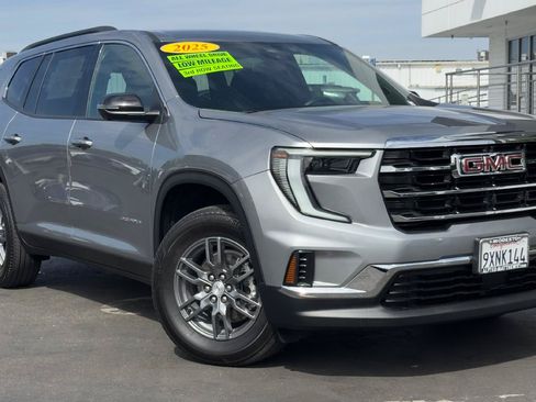 Used 2025 GMC Acadia Elevation AWD/4WD image 1