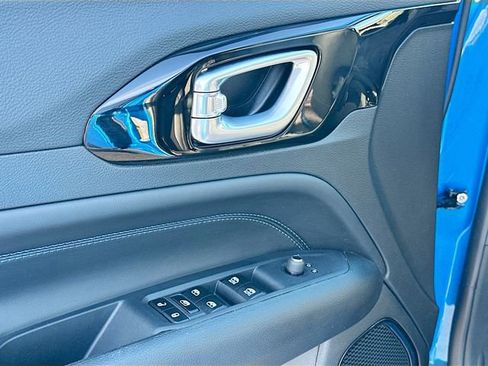 Used 2026 Jeep Compass Latitude image 17