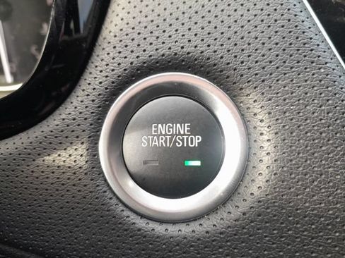 Used 2025 Cadillac XT5 Luxury FWD image 9