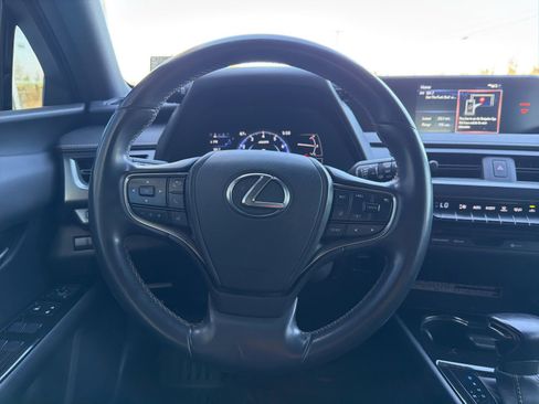 Used 2022 Lexus UX 200 w/ Accessory Package (Z1) FWD image 11