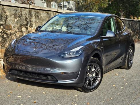 Used 2024 Tesla Model Y Long Range image 48