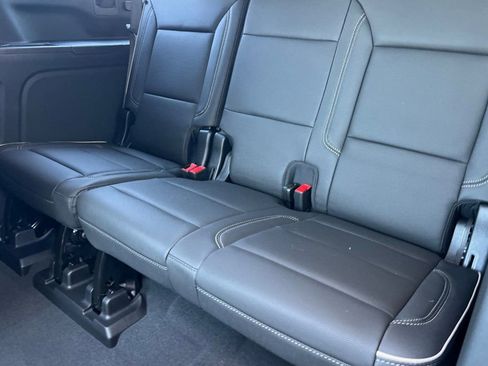 New 2026 Chevrolet Suburban Premier image 13