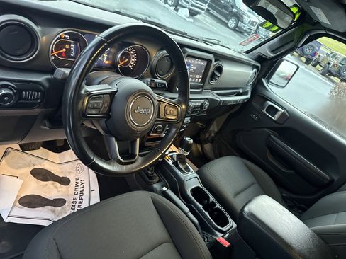 Used 2019 Jeep Wrangler Sport image 14