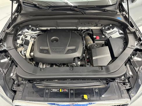 Used 2018 Volvo XC60 T6 Momentum w/ Advanced Package image 10