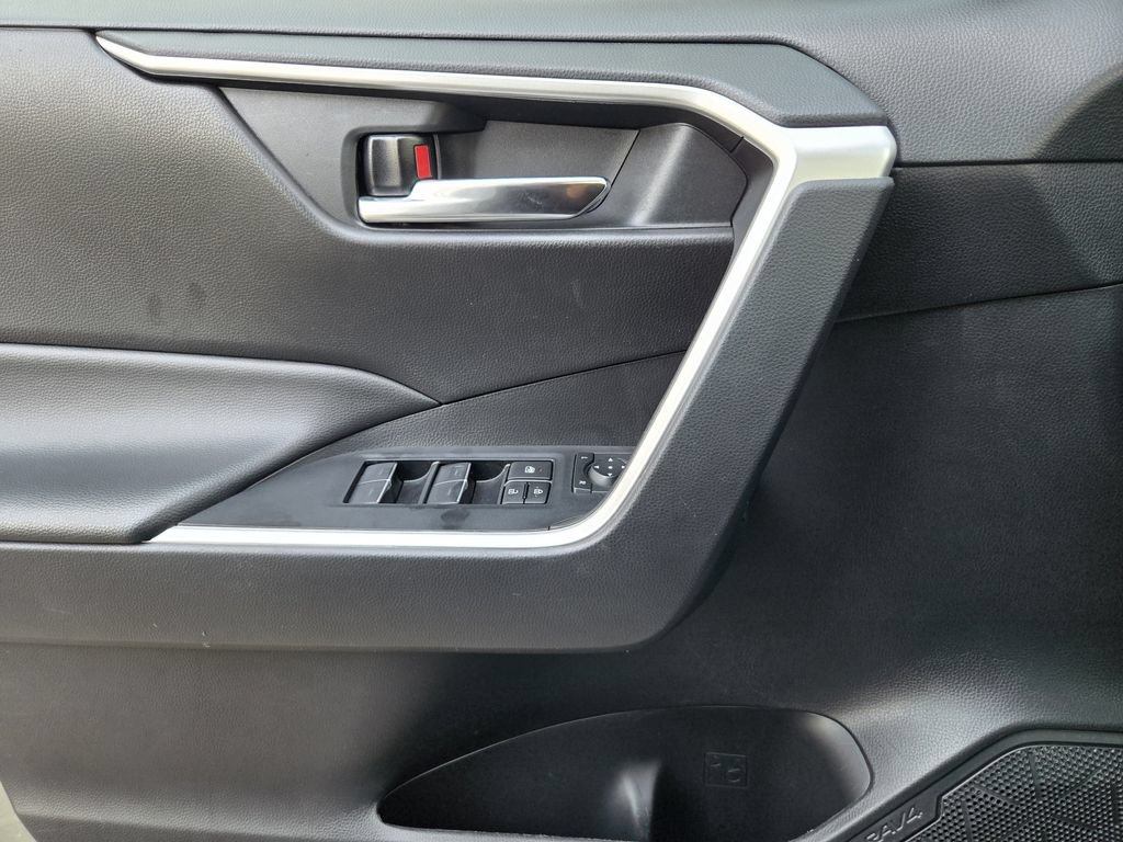 Used 2024 Toyota RAV4 XLE FWD image 18