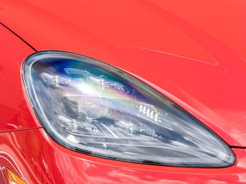 Used 2021 Porsche Cayenne GTS AWD/4WD image 9