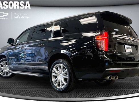 Certified 2024 Chevrolet Suburban High Country w/ Advanced Technology Package AWD/4WD image 12