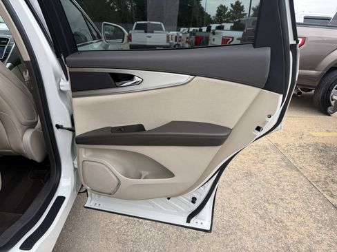 Used 2020 Lincoln Nautilus FWD w/ Equipment Group 101A image 16