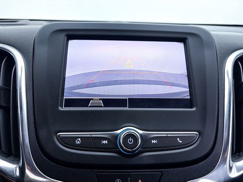 Used 2023 Chevrolet Equinox LT FWD image 4