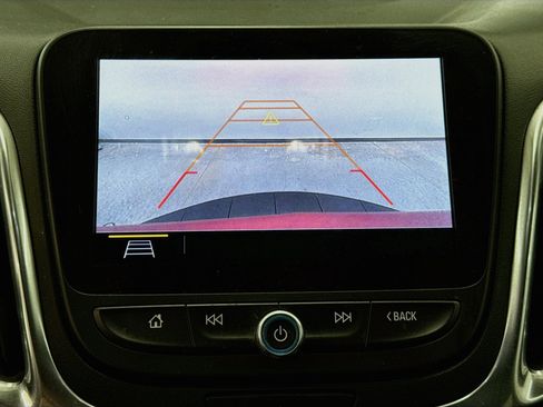 Used 2021 Chevrolet Equinox LT FWD image 23