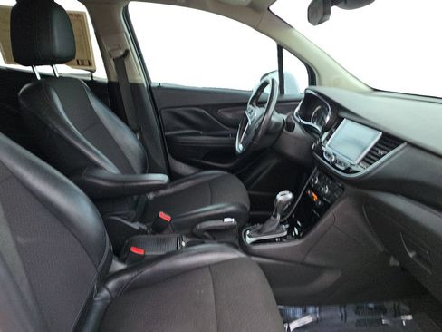 Used 2020 Buick Encore Preferred FWD image 18