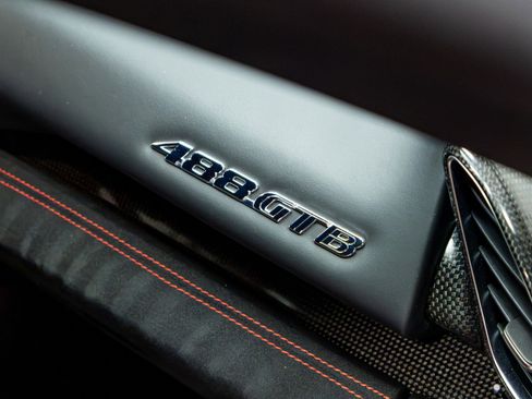 Used 2018 Ferrari 488 GTB RWD image 33
