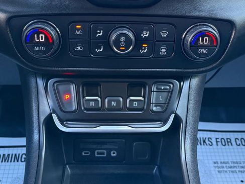 Used 2021 GMC Terrain SLT w/ Elevation Edition AWD/4WD image 27