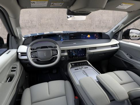New 2026 Lincoln Navigator Premiere AWD/4WD image 9