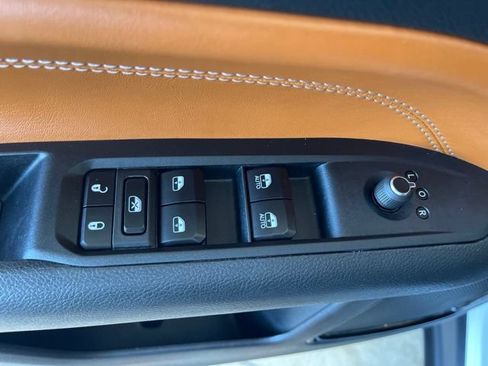 Used 2025 Jeep Compass Limited AWD/4WD image 19