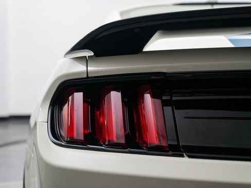 Used 2020 Ford Mustang Shelby GT350 w/ Technology Package image 17