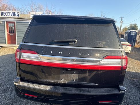 Used 2019 Lincoln Navigator Reserve image 6