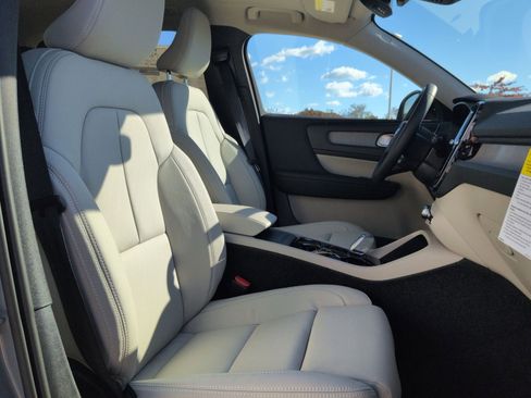 New 2026 Volvo XC40 B5 Ultra w/ Protection Package Premier image 27