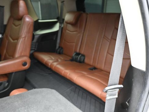 Used 2018 Cadillac Escalade Luxury AWD/4WD image 23