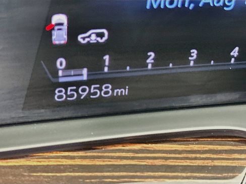 Used 2021 Cadillac Escalade ESV Premium Luxury w/ Driver Assist Tech Package AWD/4WD image 12