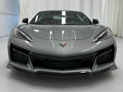 Used 2024 Chevrolet Corvette Z06 w/ Stealth Interior Trim Package RWD image 5