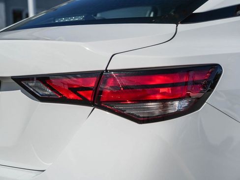 Used 2024 Nissan Sentra S FWD image 9