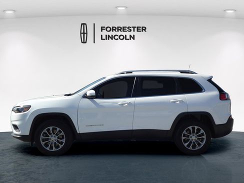 Used 2020 Jeep Cherokee Latitude Plus w/ Cold Weather Group AWD/4WD image 6