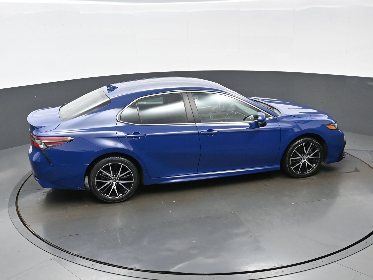Used 2024 Toyota Camry SE FWD image 40