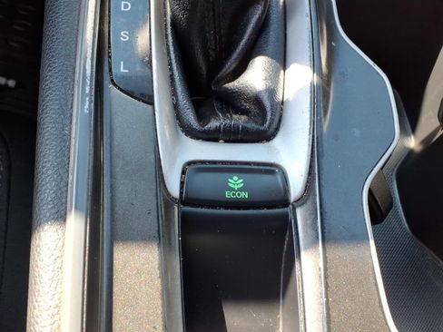 Used 2018 Honda Accord LX image 19