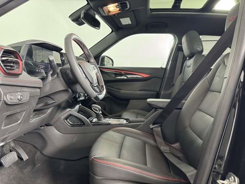 Used 2024 Chevrolet TrailBlazer RS w/ Convenience Package AWD/4WD image 4