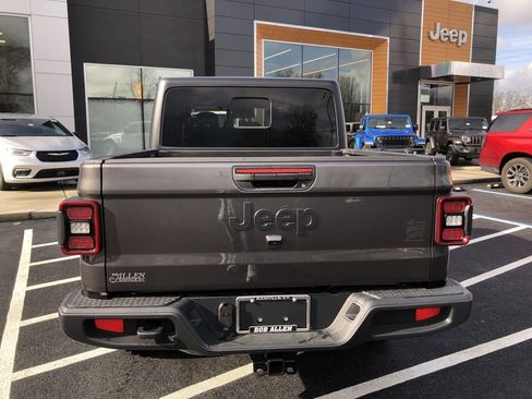 New 2026 Jeep Gladiator Willys image 18